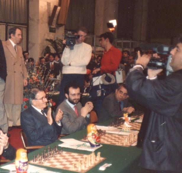 Giovanni Longo al fianco di Aldo Aniasi, Sindaco di Milano